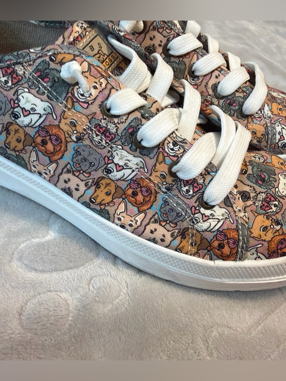 Casual Dog Print Lace-Up Sneakers in Multi-Tone - Picture 5 of 6